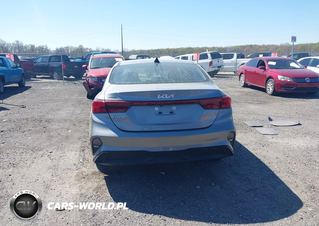 2023 Kia Forte Lxs VIN:3KPF24AD5PE571806 - 16