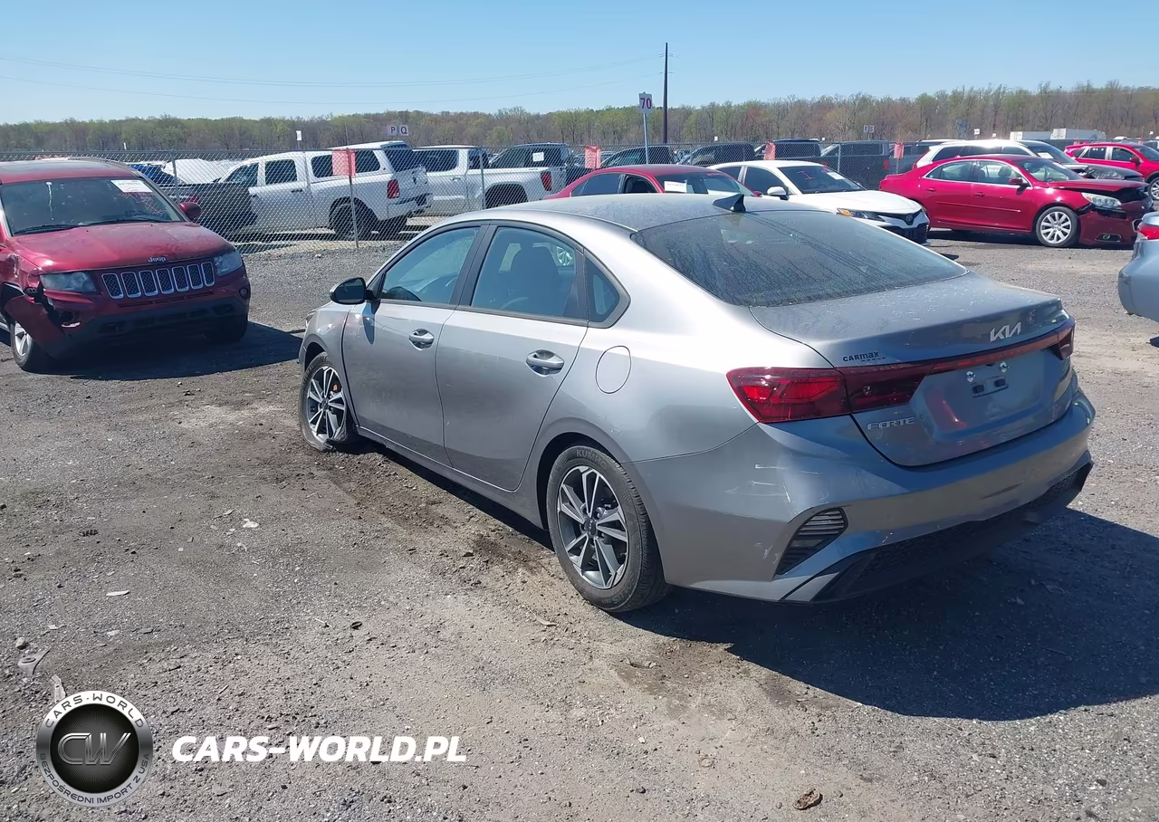 2023 Kia Forte Lxs VIN:3KPF24AD5PE571806 - 3