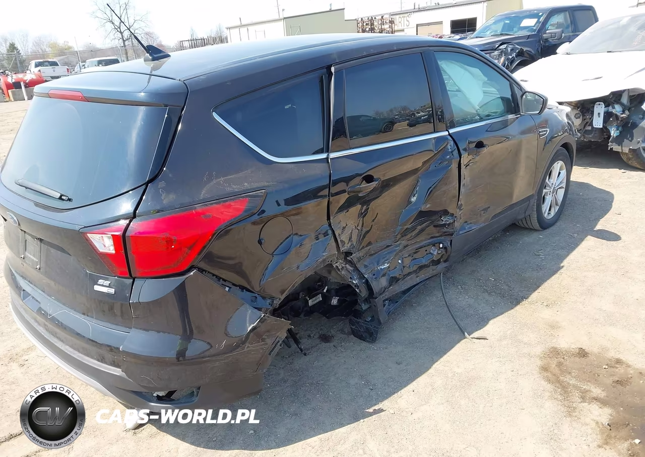 2019 Ford Escape Se VIN:1FMCU9GD3KUA97099 - 4