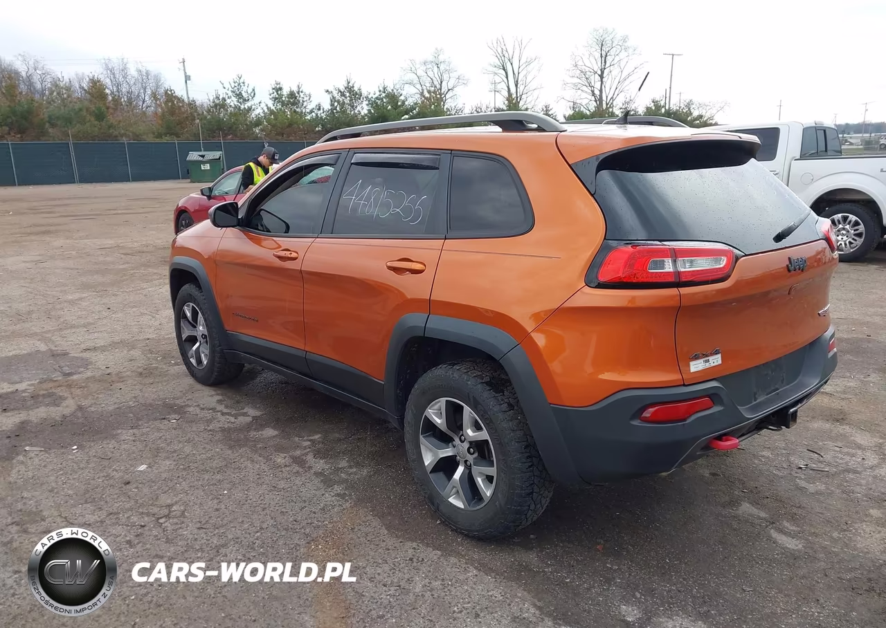 2015 Jeep Cherokee Trailhawk VIN:1C4PJMBS6FW646182 - 3