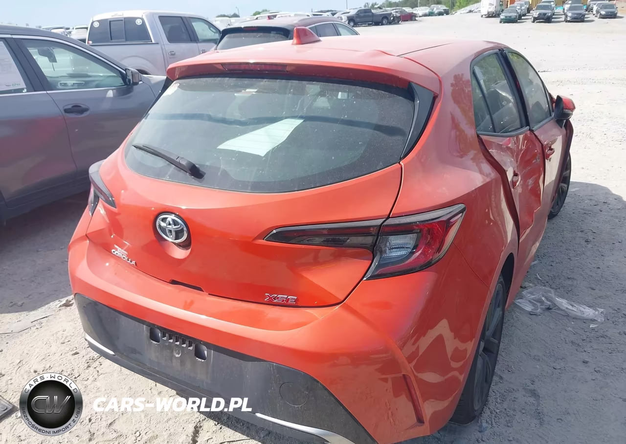 2024 Toyota Corolla Xse VIN:JTNC4MBE4R3223831 - 4