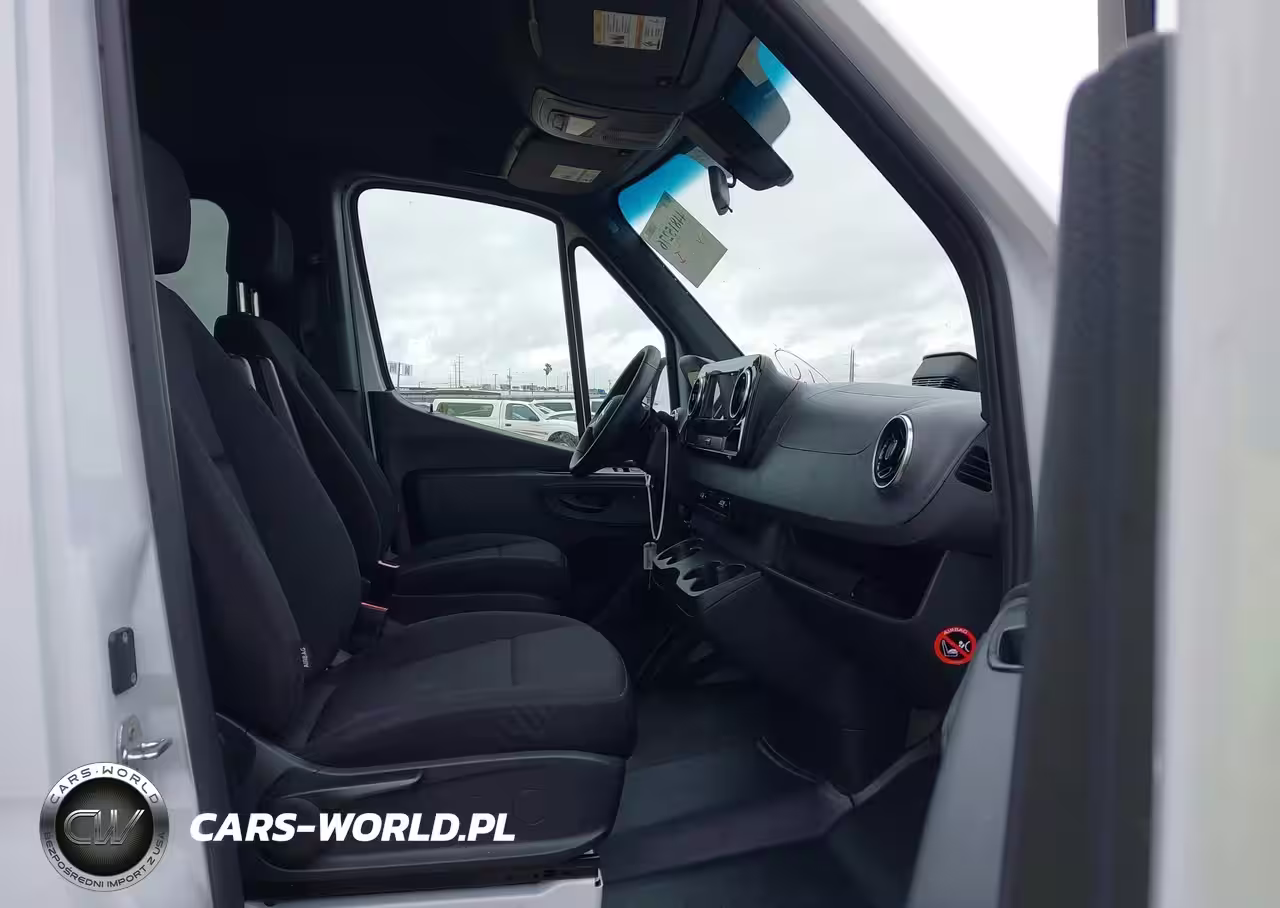 2025 Mercedes-Benz Sprinter 2500 Standard Roof 4-Cyl Diesel