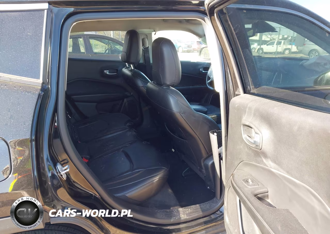 2018 Jeep Compass Limited 4X4 VIN:3C4NJDCB6JT372907 - 8