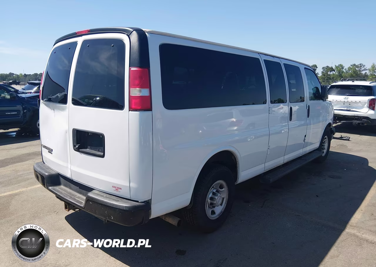 2016 Chevrolet Express 3500 Ls VIN:1GAZGNFFXG1210355 - 4