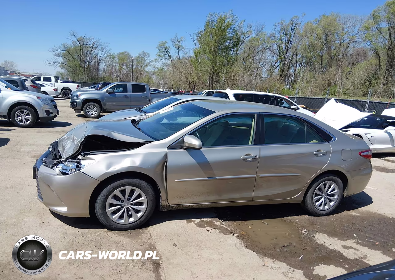 2015 Toyota Camry Le VIN:4T4BF1FK9FR476076 - 14