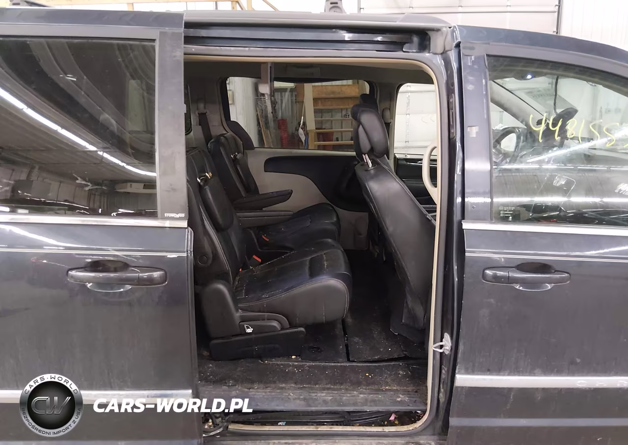 2014 Chrysler Town & Country Touring VIN:2C4RC1BG4ER270912 - 8