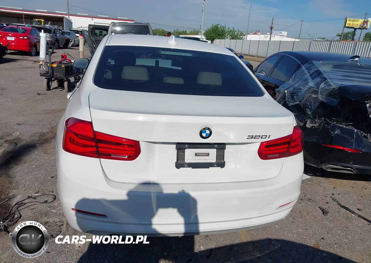 2018 BMW 320I VIN:WBA8A9C50JAD28087 - 16