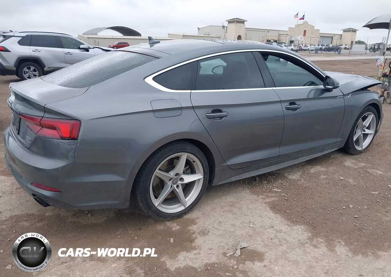 2018 Audi A5 2.0T Premium VIN:WAUDNDF53JA102141 - 4