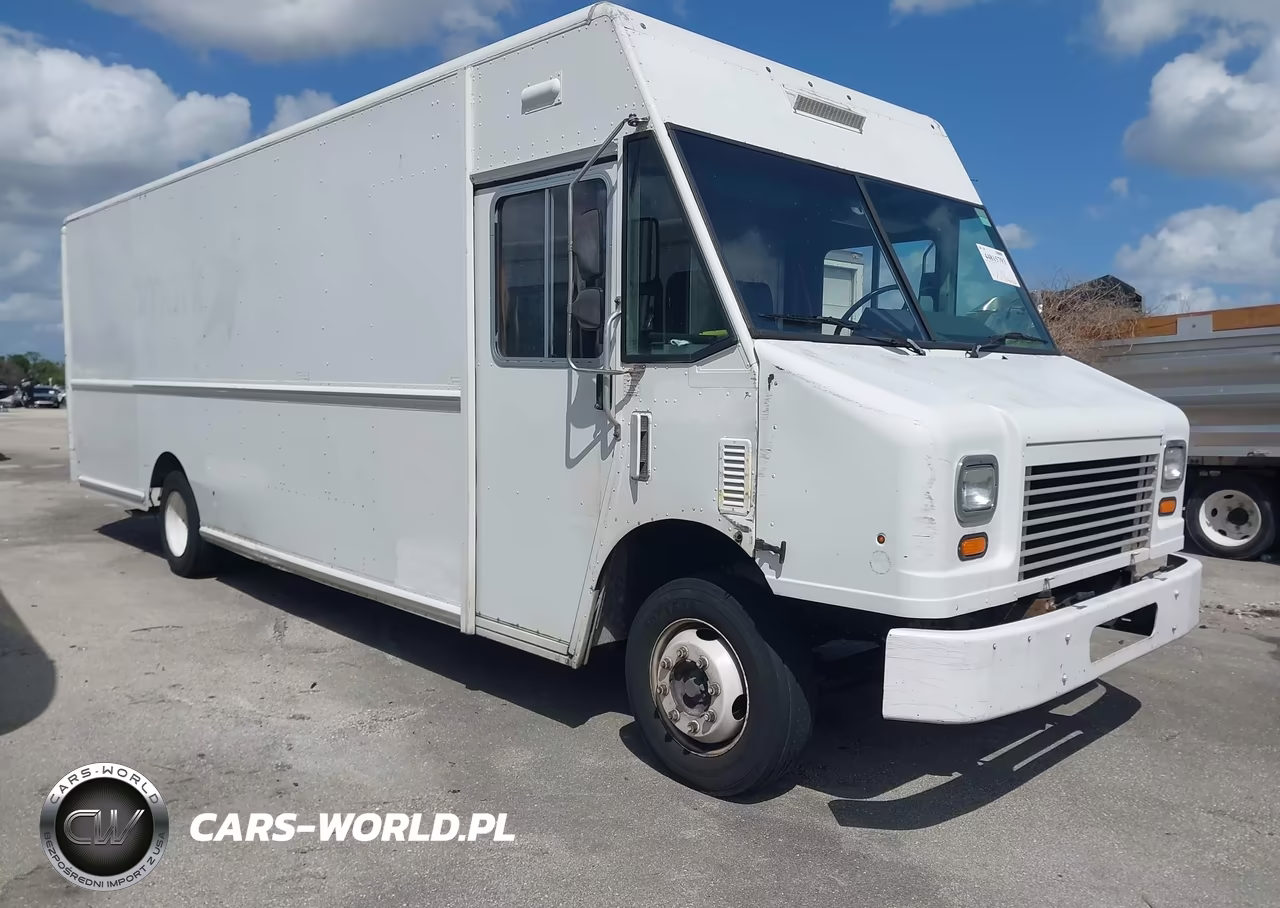 2013 Freightliner Chassis M Line Walk-In Van – zdjęcie 1 z 15