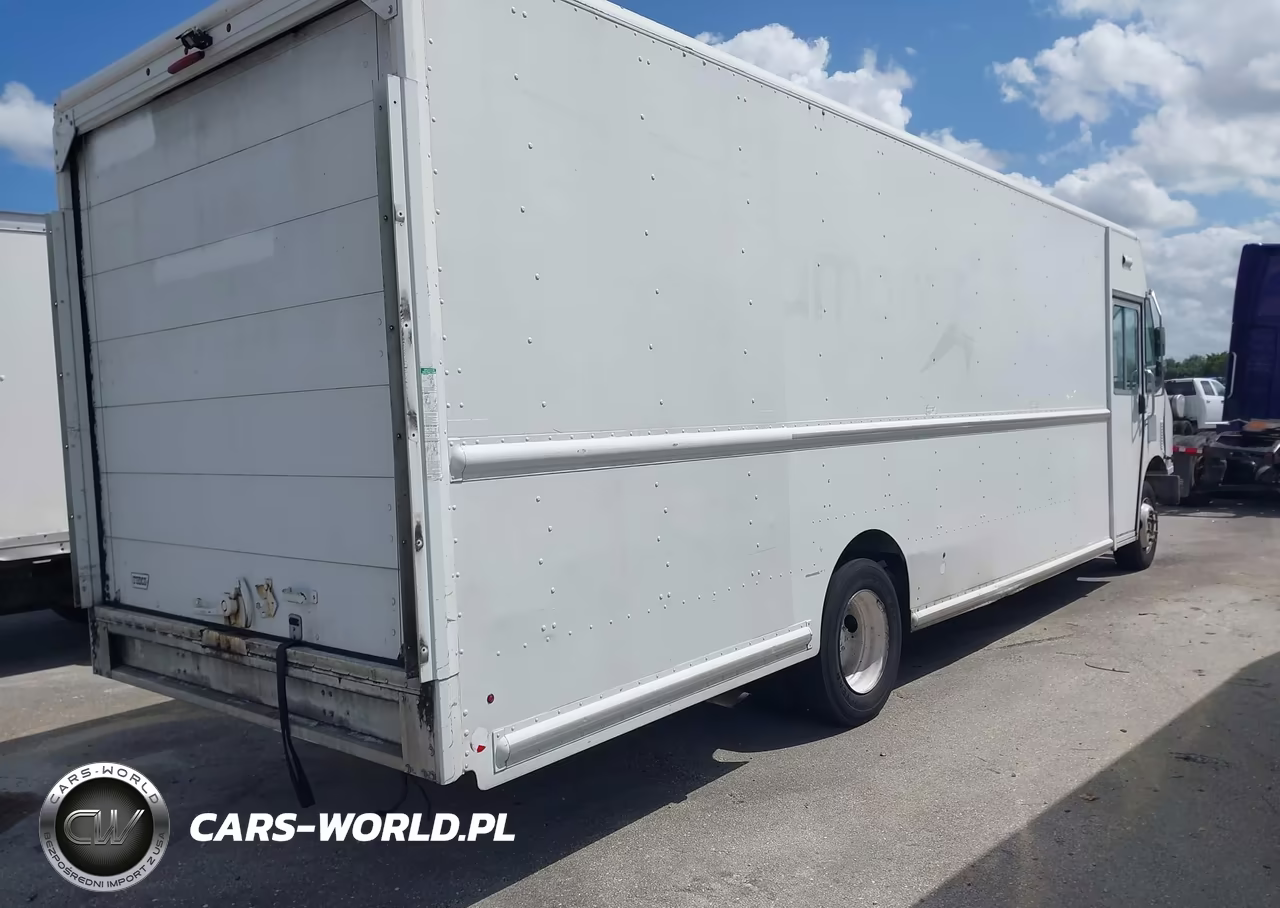 2013 Freightliner Chassis M Line Walk-In Van VIN:4UZAC3DV4DCFF6927 - 4