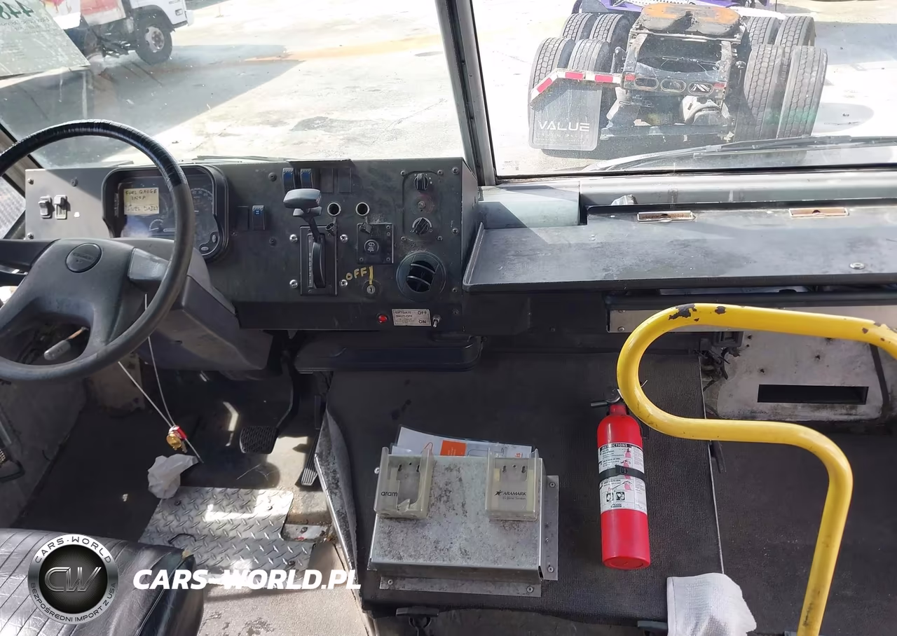 2013 Freightliner Chassis M Line Walk-In Van VIN:4UZAC3DV4DCFF6927 - 6