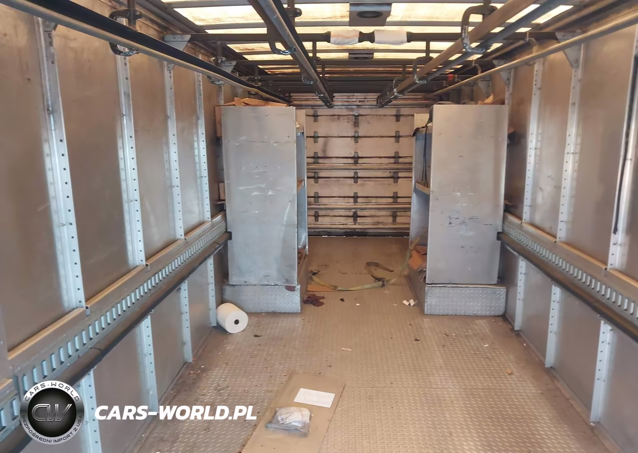 2013 Freightliner Chassis M Line Walk-In Van VIN:4UZAC3DV4DCFF6927 - 7
