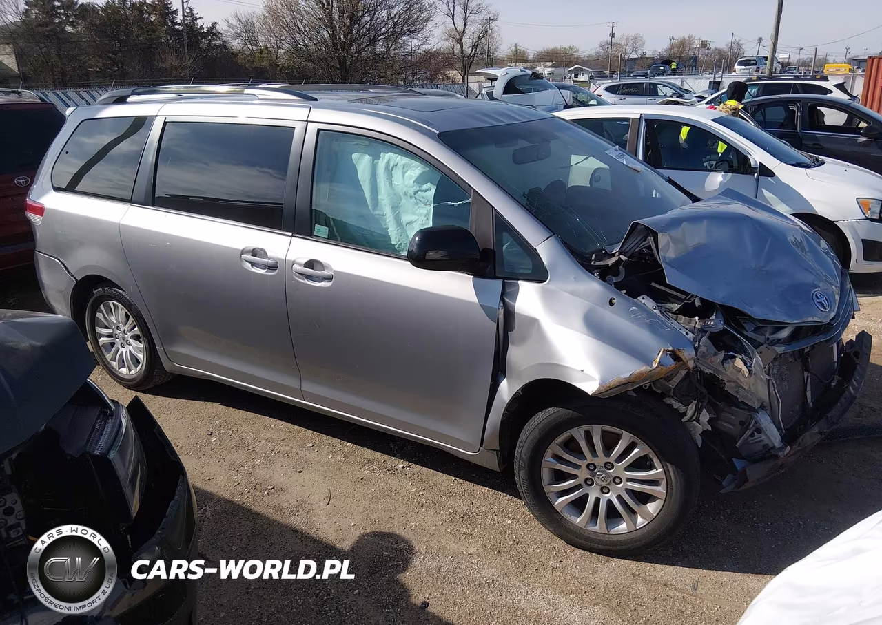 2012 Toyota Sienna Xle V6 8 Passenger