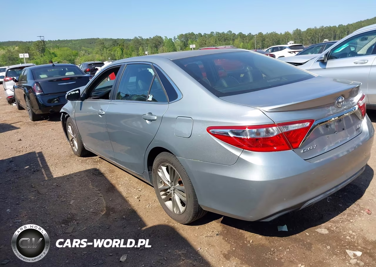2017 Toyota Camry Se VIN:4T1BF1FK3HU329233 - 3