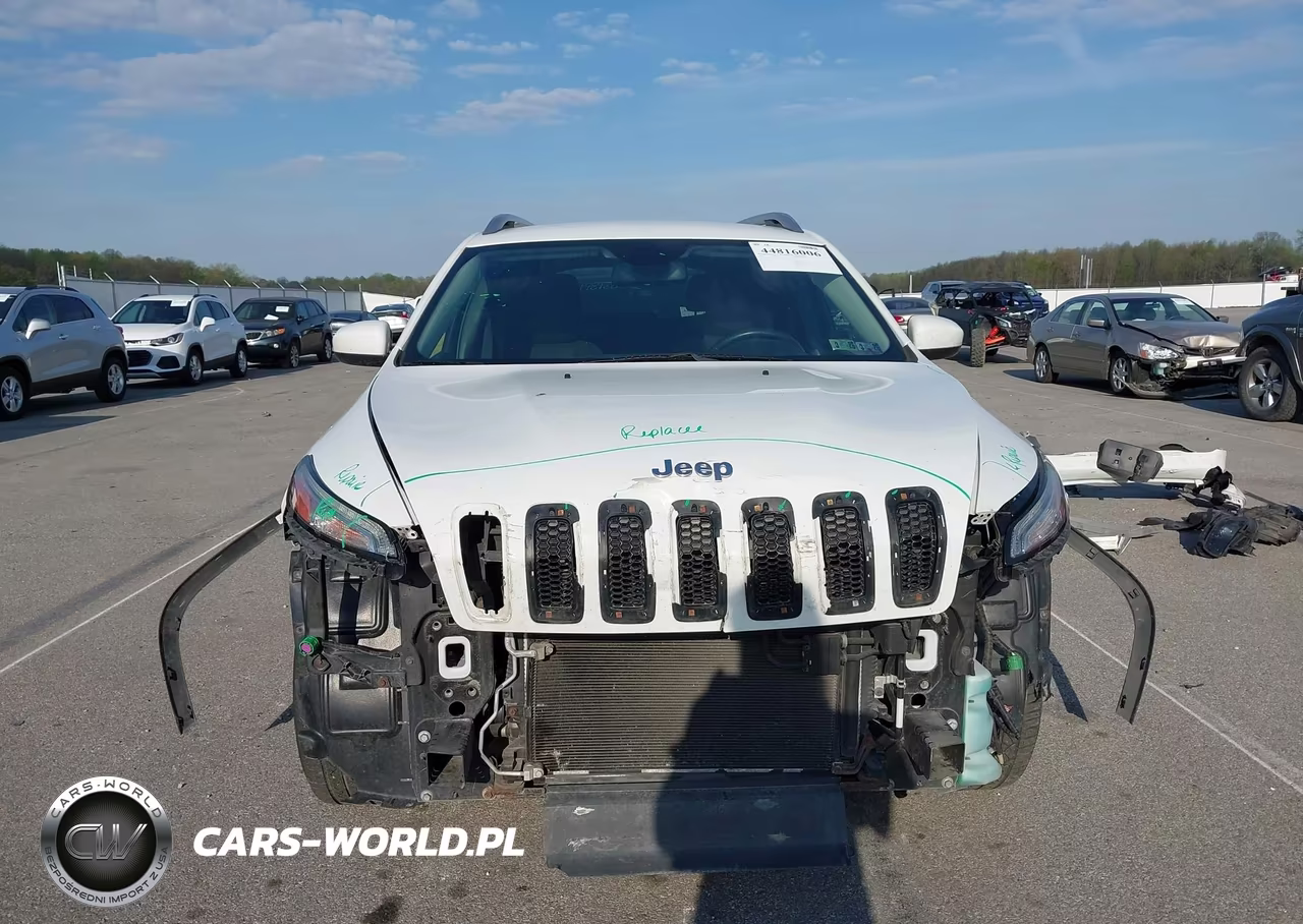 2015 Jeep Cherokee Latitude VIN:1C4PJMCB3FW744178 - 13