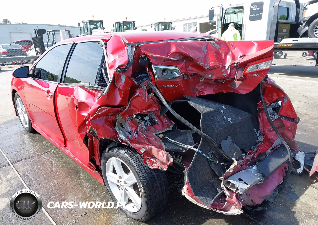 2014 Toyota Camry Se VIN:4T1BF1FK4EU761261 - 3