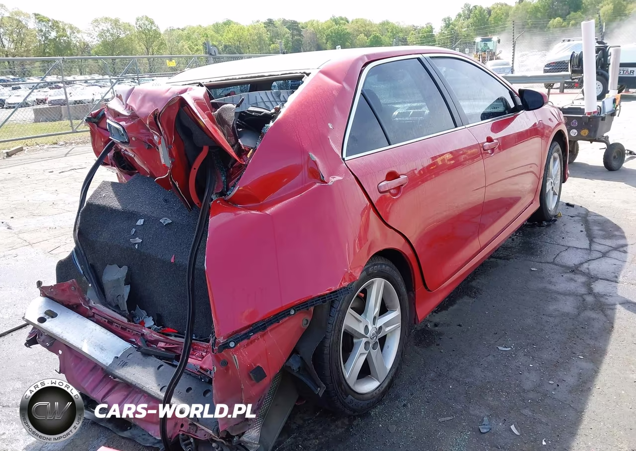 2014 Toyota Camry Se VIN:4T1BF1FK4EU761261 - 4
