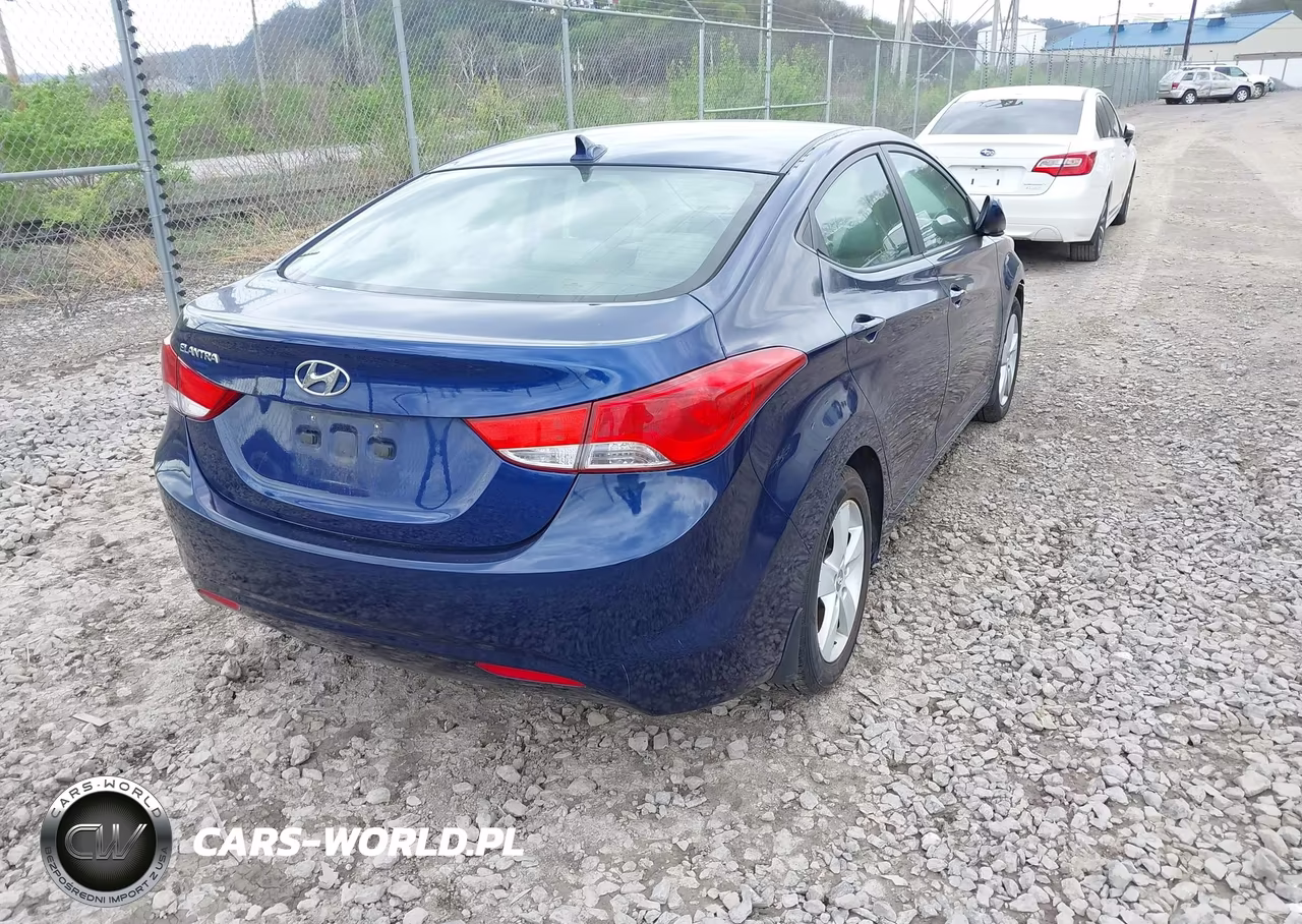 2013 Hyundai Elantra Gls-Limited VIN:KMHDH4AE7DU530469 - 4