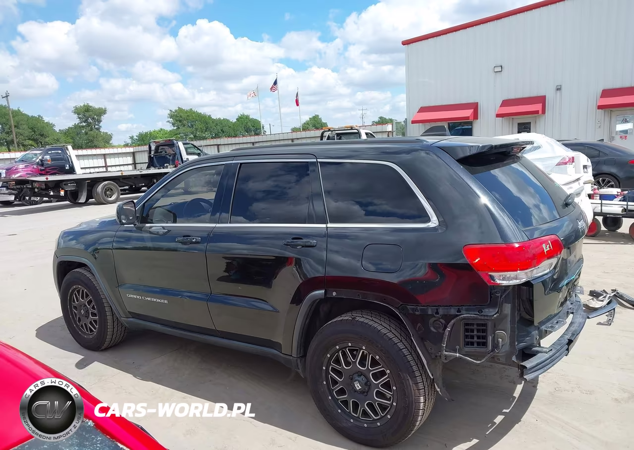 2015 Jeep Grand Cherokee Laredo VIN:1C4RJEAG5FC735058 - 15