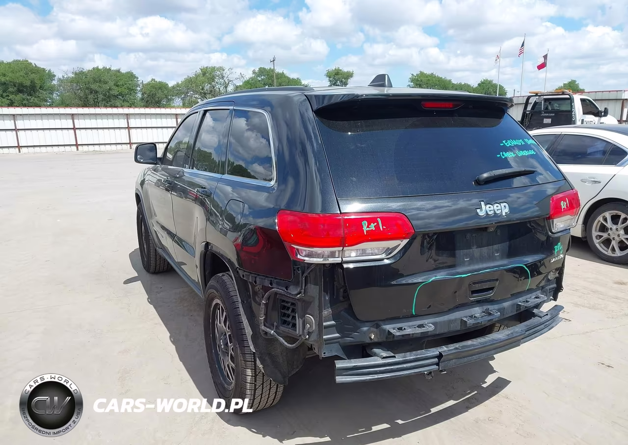 2015 Jeep Grand Cherokee Laredo VIN:1C4RJEAG5FC735058 - 3