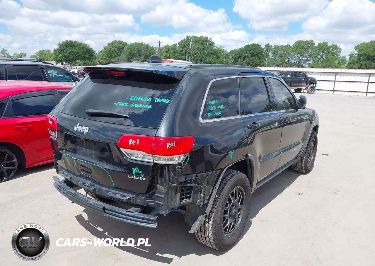 2015 Jeep Grand Cherokee Laredo VIN:1C4RJEAG5FC735058 - 4