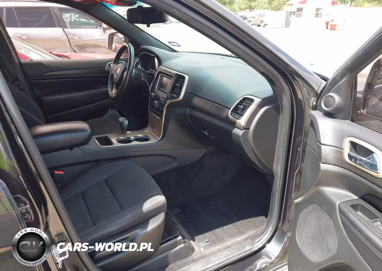 2015 Jeep Grand Cherokee Laredo VIN:1C4RJEAG5FC735058 - 5