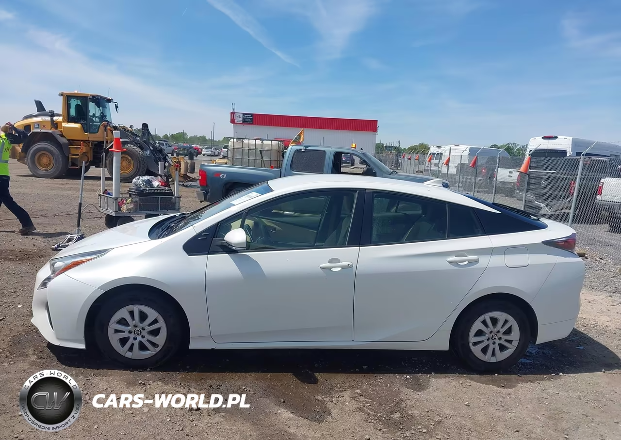 2017 Toyota Prius Two VIN:JTDKBRFU7H3031659 - 14