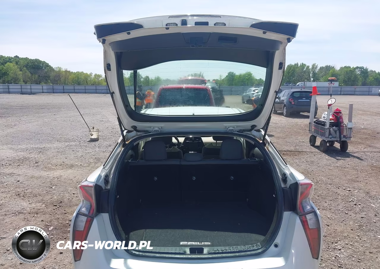 2017 Toyota Prius Two VIN:JTDKBRFU7H3031659 - 17