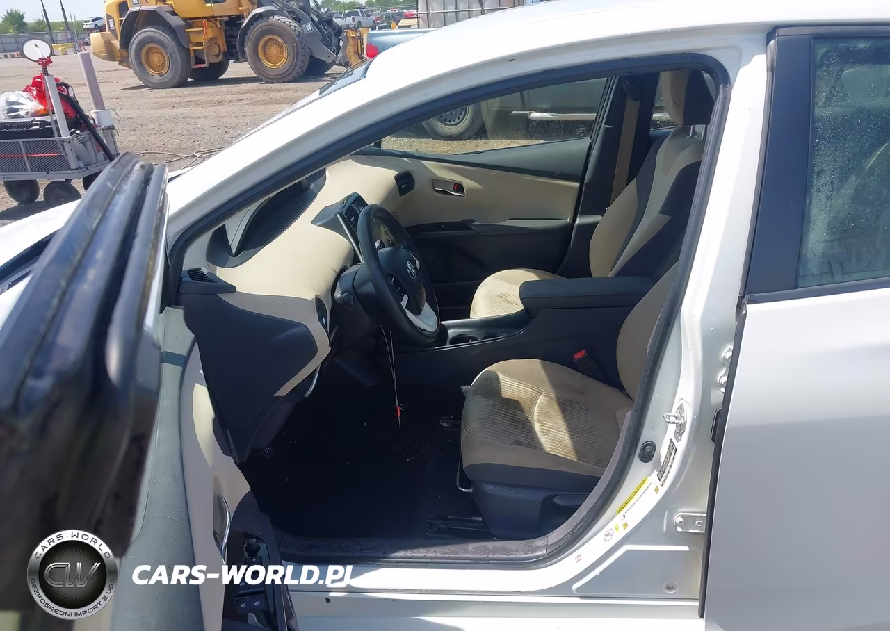 2017 Toyota Prius Two VIN:JTDKBRFU7H3031659 - 18