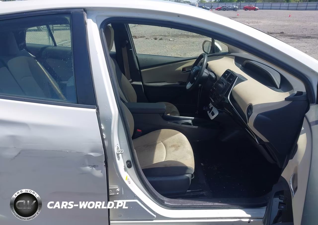 2017 Toyota Prius Two VIN:JTDKBRFU7H3031659 - 5