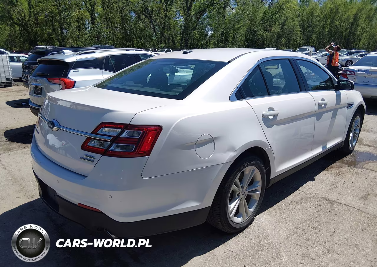 2017 Ford Taurus Sel VIN:1FAHP2E84HG122586 - 4