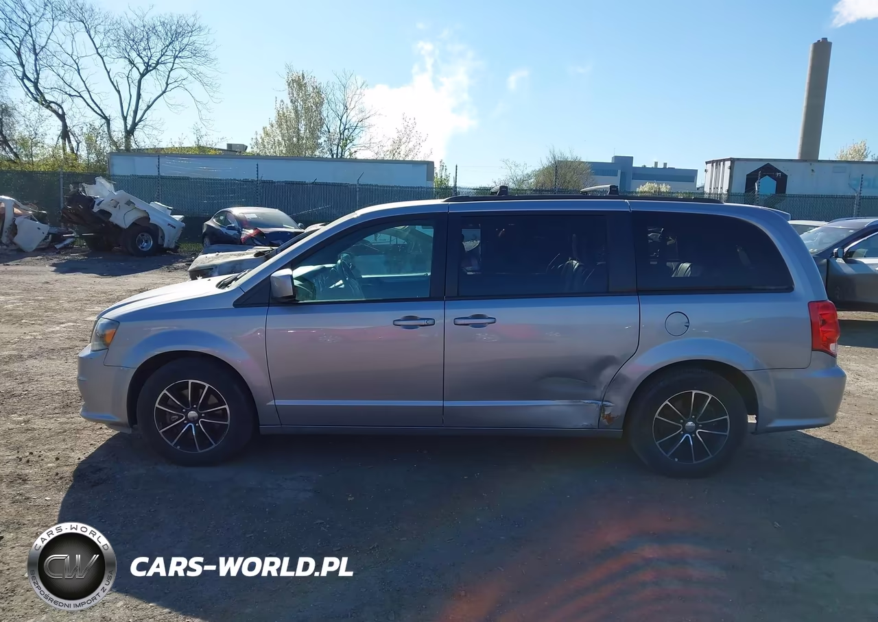2018 Dodge Grand Caravan Gt VIN:2C4RDGEG0JR239047 - 14