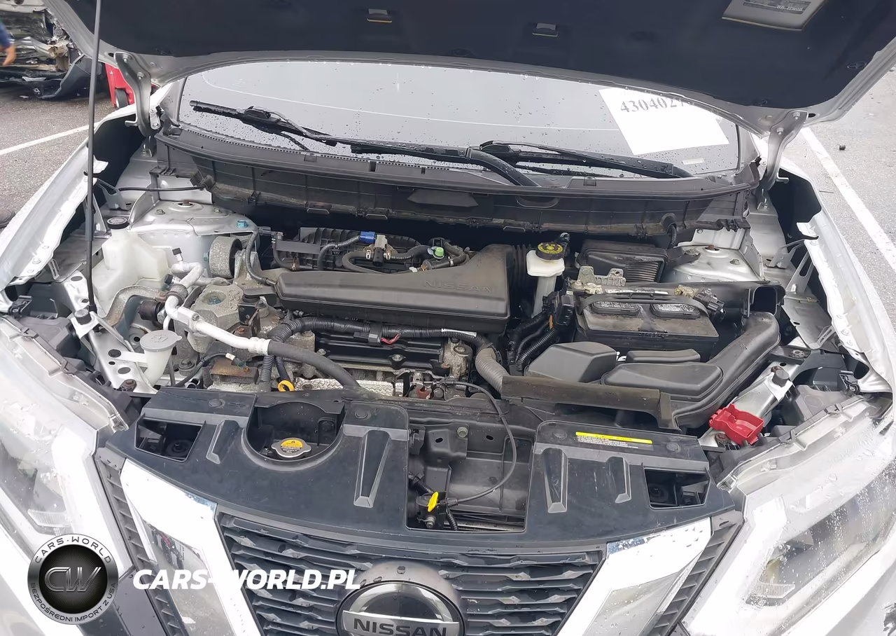 2018 Nissan Rogue S VIN:JN8AT2MV2JW315608 - 10