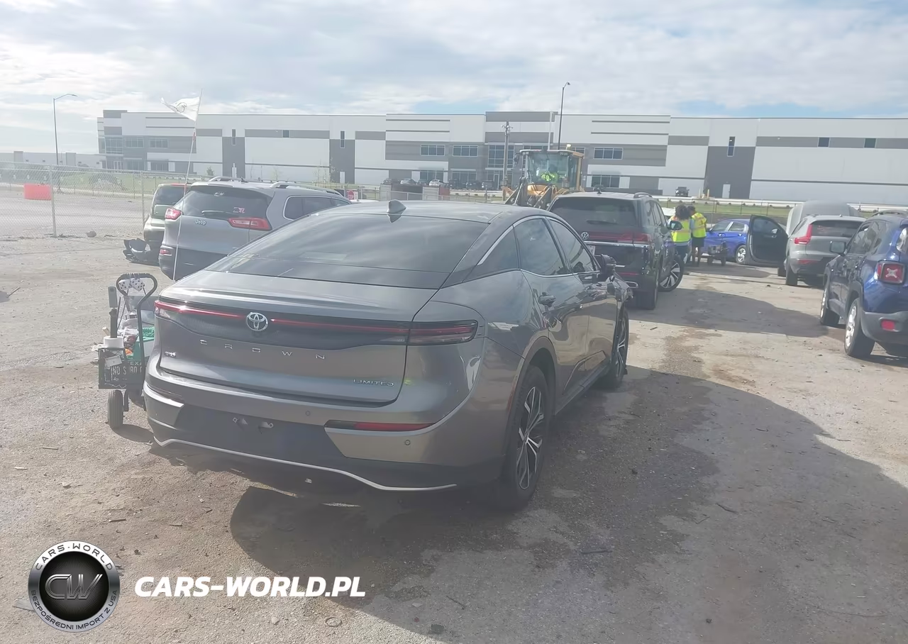 2023 Toyota Crown Limited VIN:JTDAAAAF5P3007450 - 4