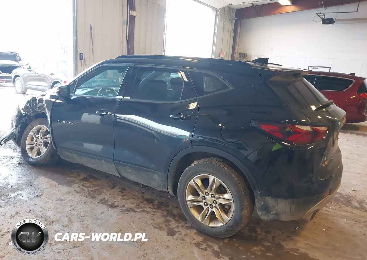 2019 Chevrolet Blazer VIN:3GNKBCRS2KS645647 - 3