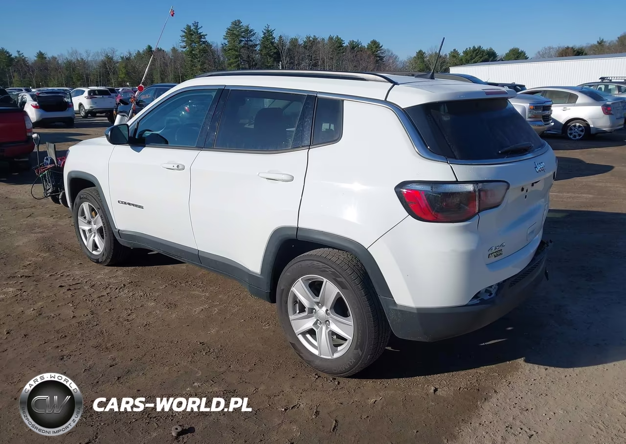 2022 Jeep Compass Latitude 4X4 VIN:3C4NJDBB9NT207974 - 3
