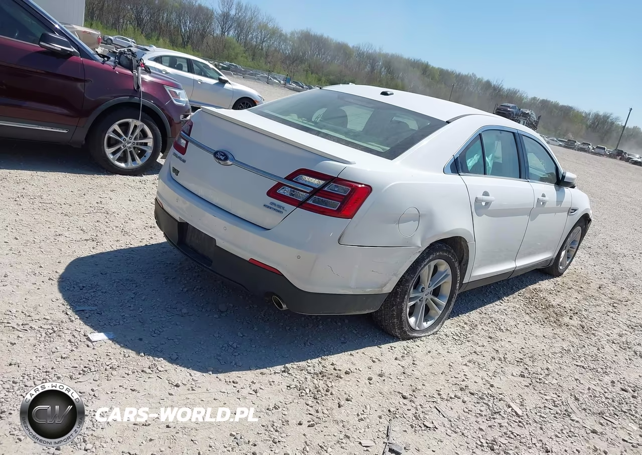 2016 Ford Taurus Sel VIN:1FAHP2E8XGG156174 - 4