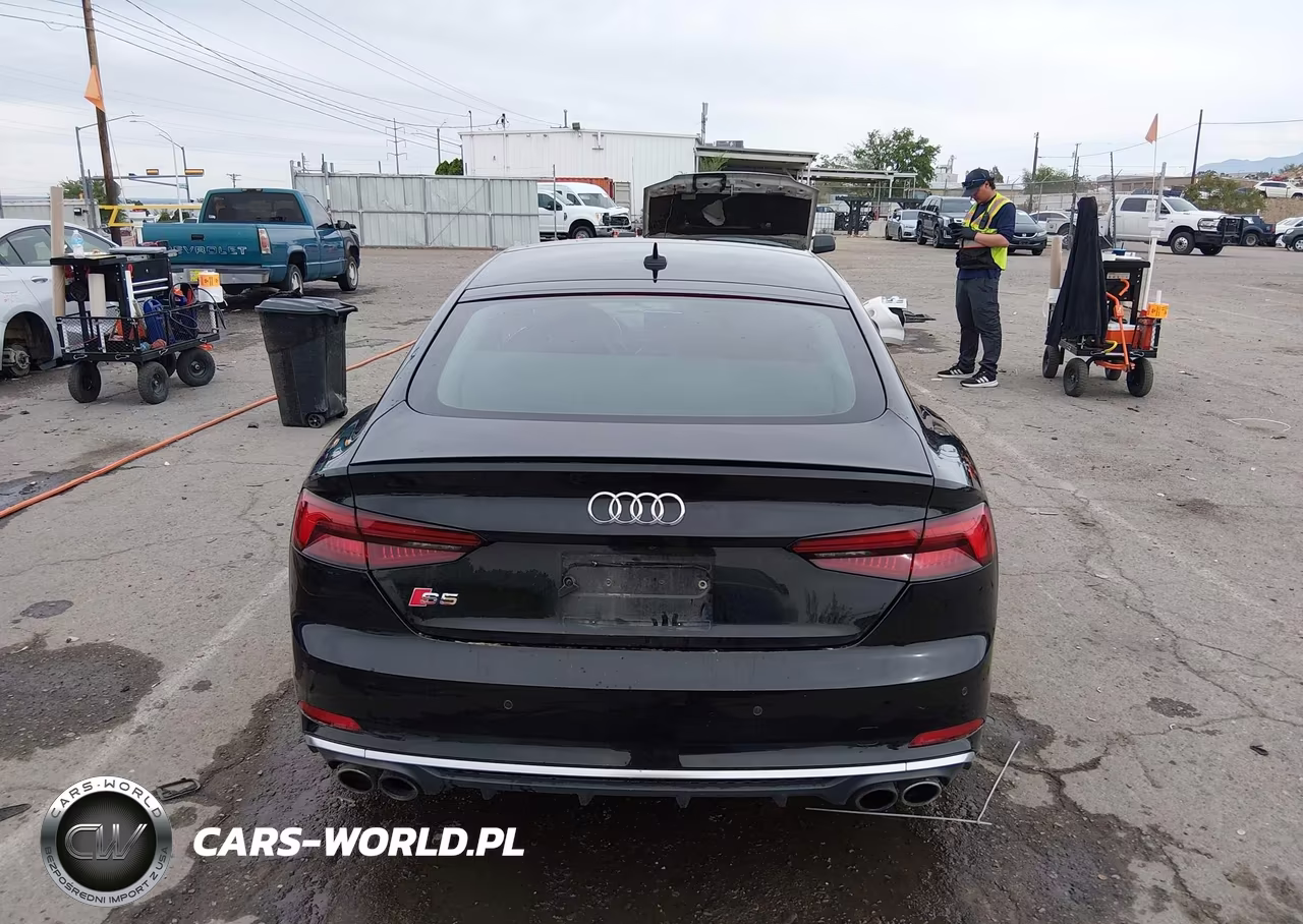 2018 Audi S5 3.0T Premium Plus VIN:WAUB4CF56JA049133 - 17