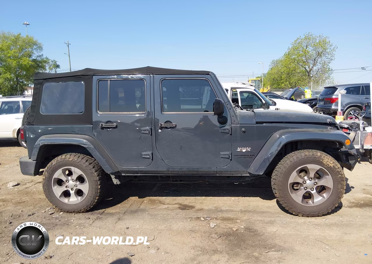 2016 Jeep Wrangler Unlimited Sahara VIN:1C4HJWEG3GL236918 - 13