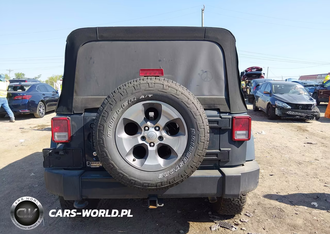2016 Jeep Wrangler Unlimited Sahara VIN:1C4HJWEG3GL236918 - 16