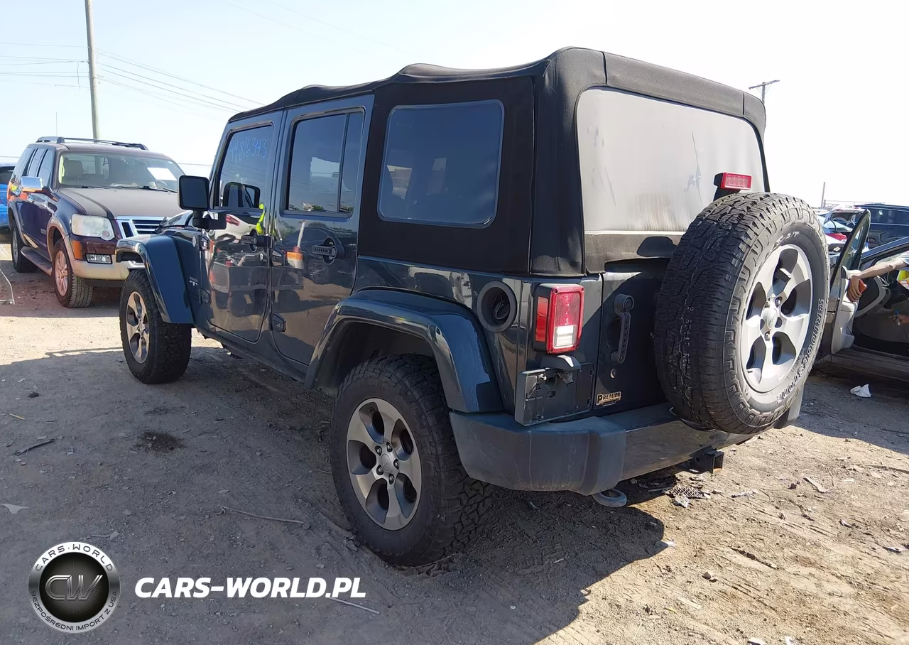 2016 Jeep Wrangler Unlimited Sahara VIN:1C4HJWEG3GL236918 - 3