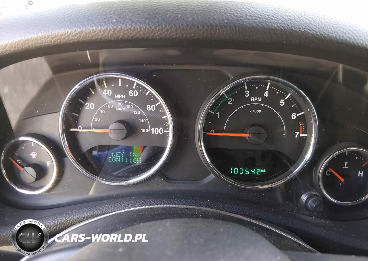 2016 Jeep Wrangler Unlimited Sahara VIN:1C4HJWEG3GL236918 - 7