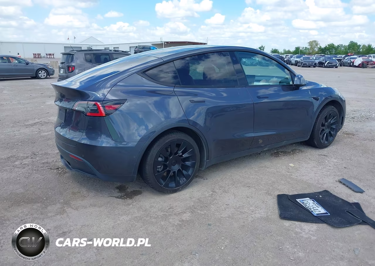 2021 Tesla Model Y Standard Range Rear-Wheel Drive VIN:5YJYGDED8MF105331 - 4