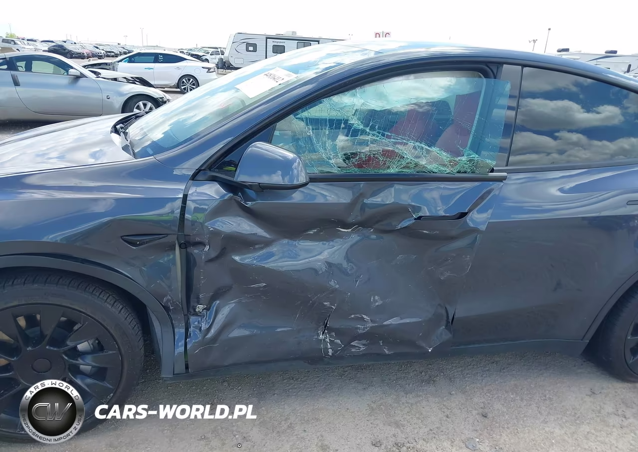 2021 Tesla Model Y Standard Range Rear-Wheel Drive VIN:5YJYGDED8MF105331 - 6