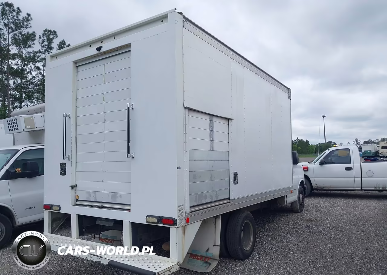 2015 Chevrolet Express Cutaway 4500 VIN:1GB6G5CG2F1143504 - 4