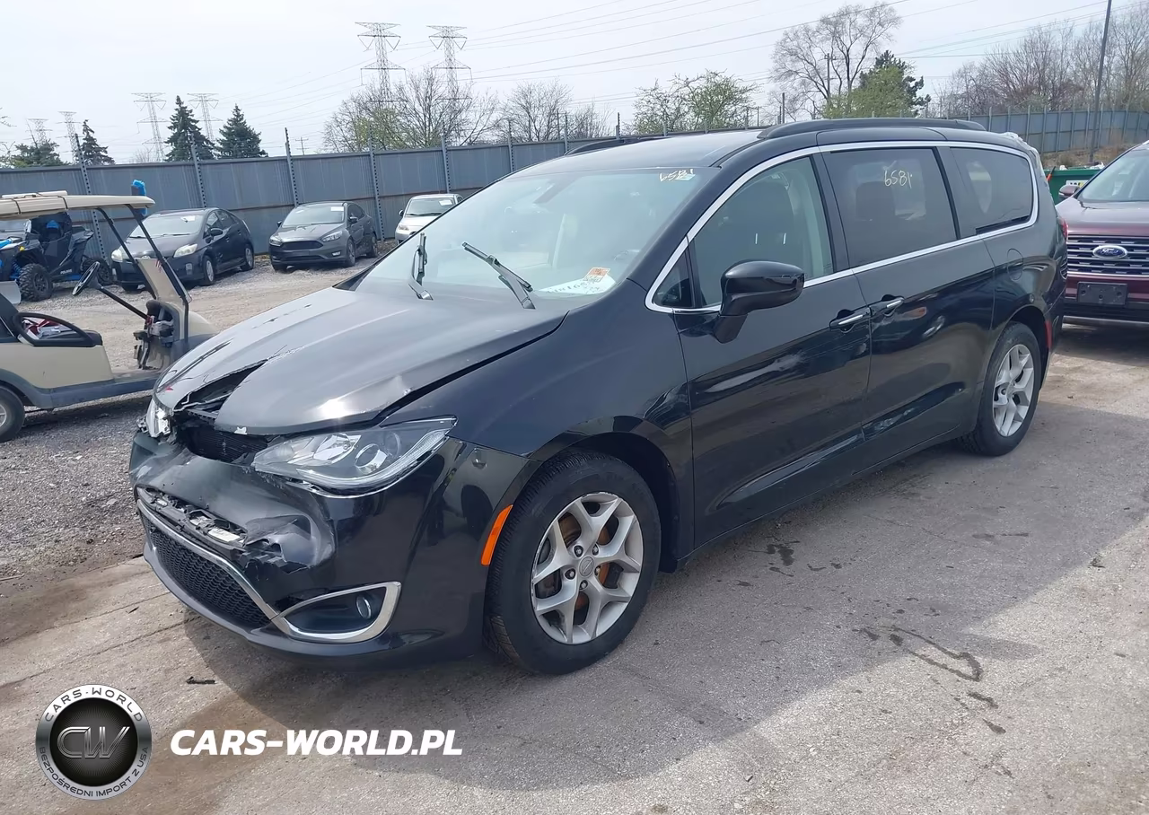 2018 Chrysler Pacifica Touring Plus VIN:2C4RC1FG8JR294330 - 2