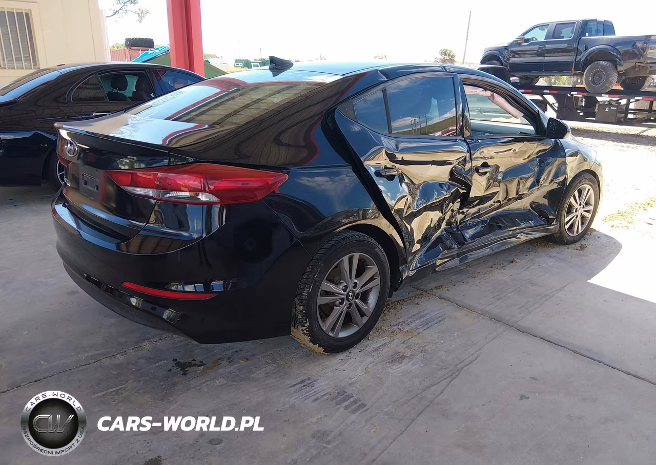 2018 Hyundai Elantra Sel VIN:5NPD84LF8JH255601 - 4