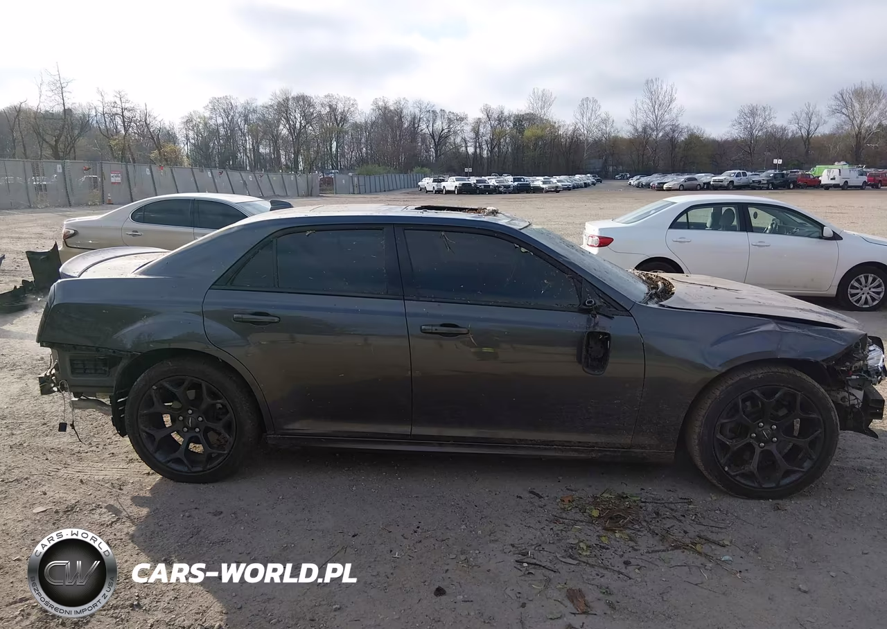 2019 Chrysler 300 300S VIN:2C3CCABT5KH548502 - 14
