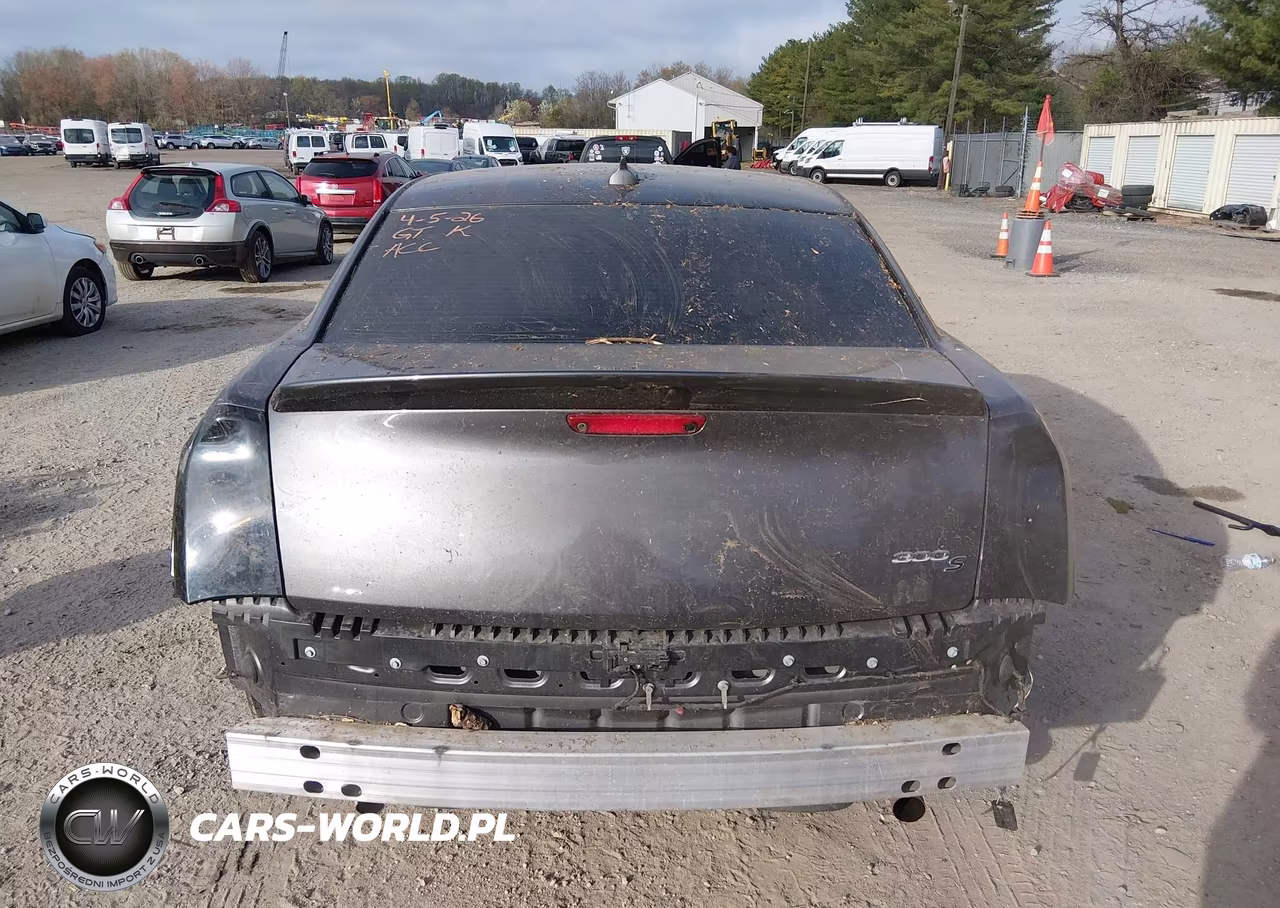 2019 Chrysler 300 300S VIN:2C3CCABT5KH548502 - 17