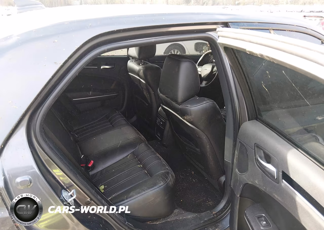 2019 Chrysler 300 300S VIN:2C3CCABT5KH548502 - 8
